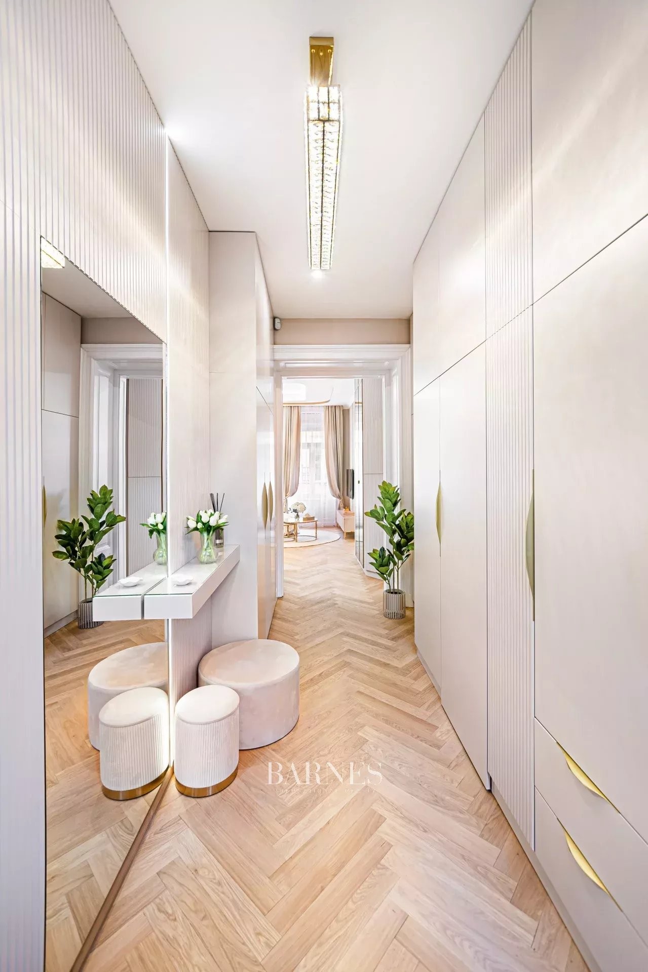 Prémium minőségben újjászületett polgári lakás kiváló elhelyezkedéssel - picture 10