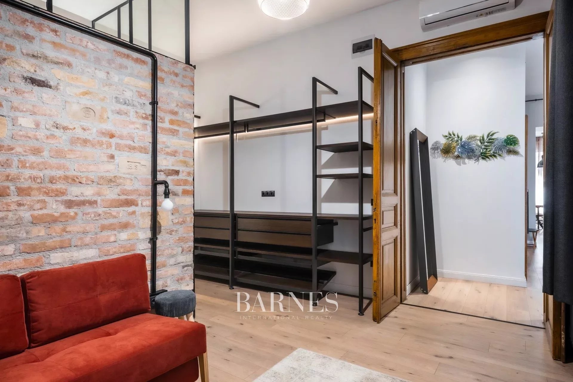 Unique loft apartment close to the Dohány Street Synagogue - picture 12