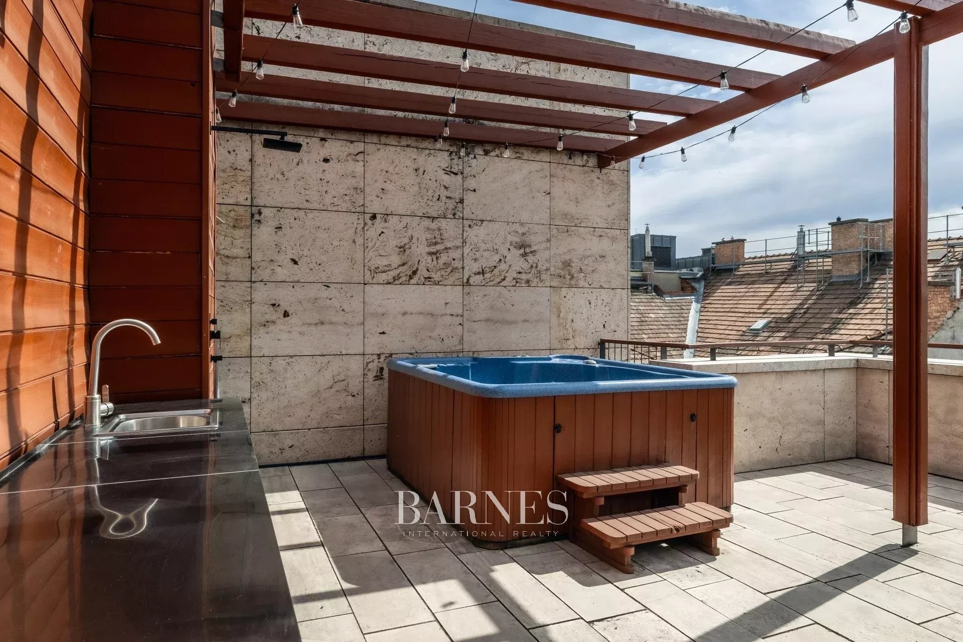 Duplex penthouse with a large terrace for sale on Kazinczy Street - picture 8