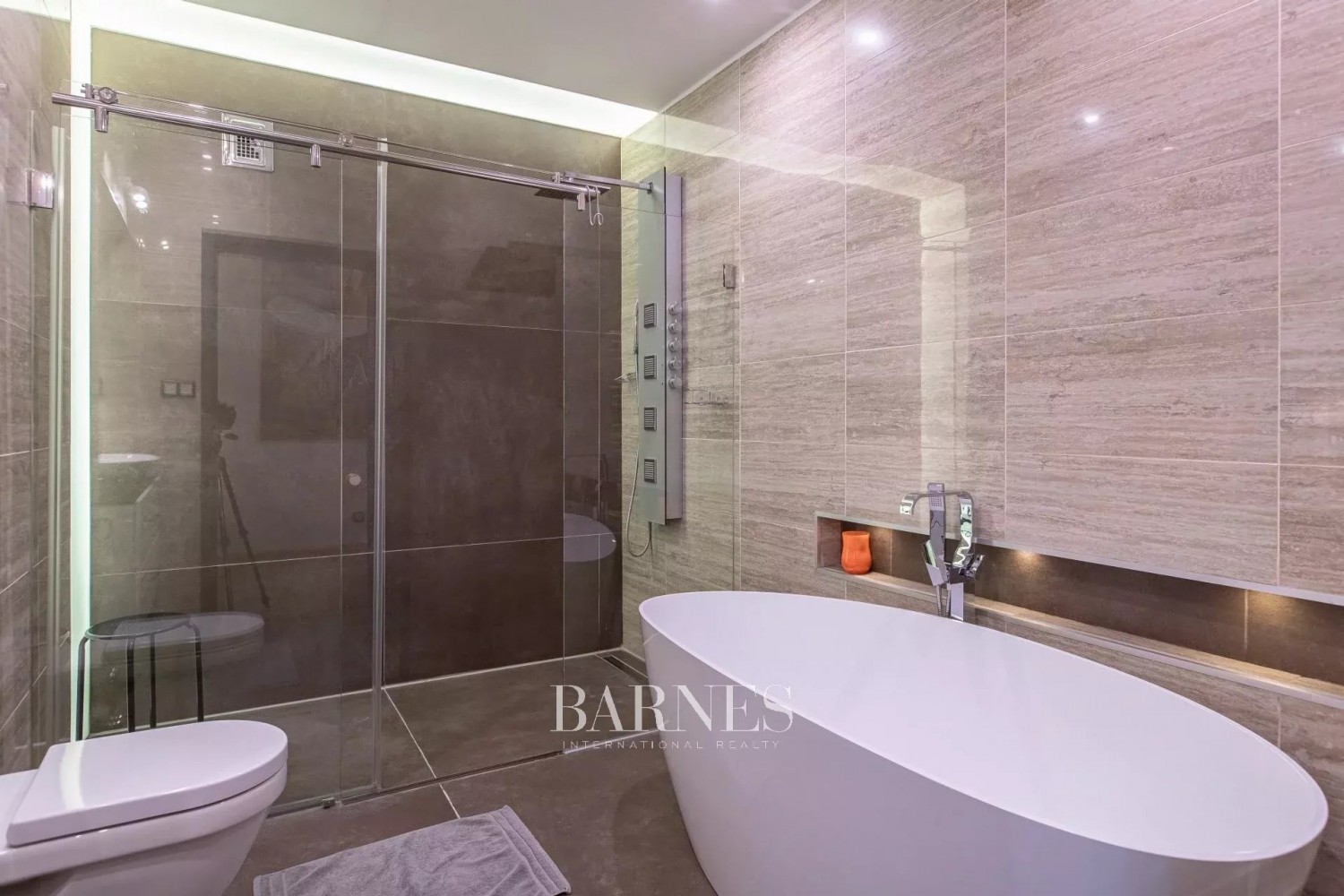 Kozmopolita életérzés az Andrássy úton - picture 13