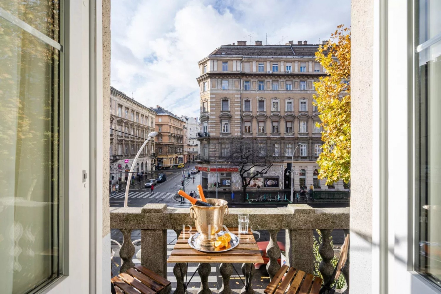 Eladó egy 3 hálós belvárosi lakás vagy egy dupla apartman befektetési lehetőség - picture 6