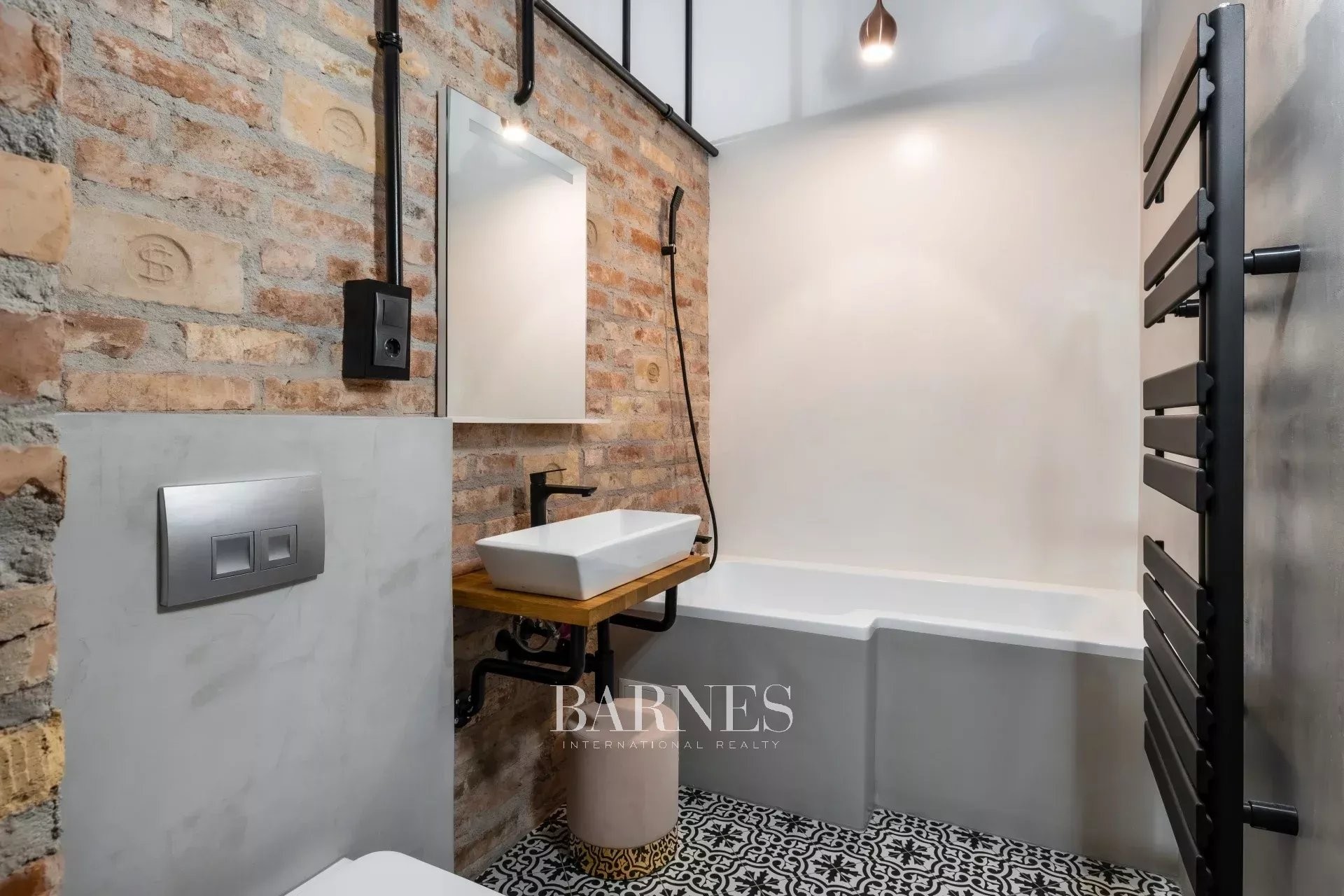 Unique loft apartment close to the Dohány Street Synagogue - picture 7