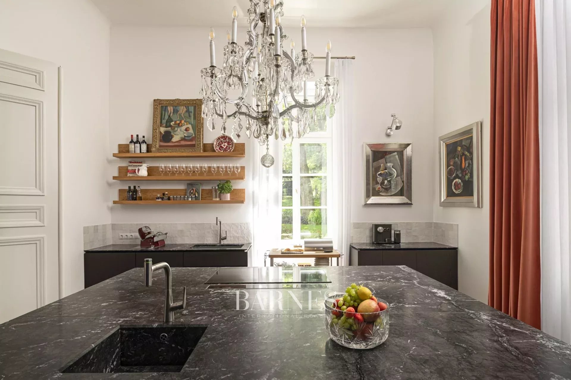 Elegantly renovated listed monument villa in the exclusive villa district of Hárshegy - picture 7