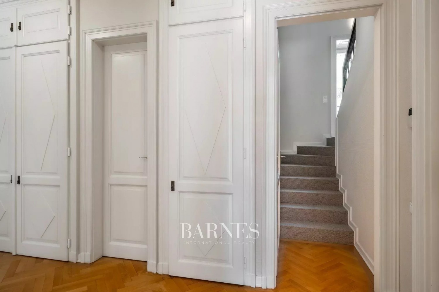 Exclusive 200 m² Duplex Apartment for Rent in Pasarét, in a Quiet Side Street - picture 17