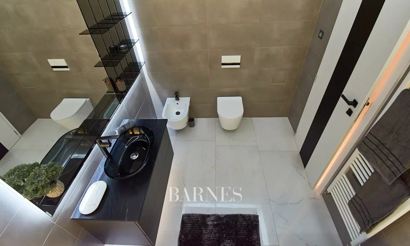 3 Bedroom, furnished luxury apartment in the heart of the City - picture 9