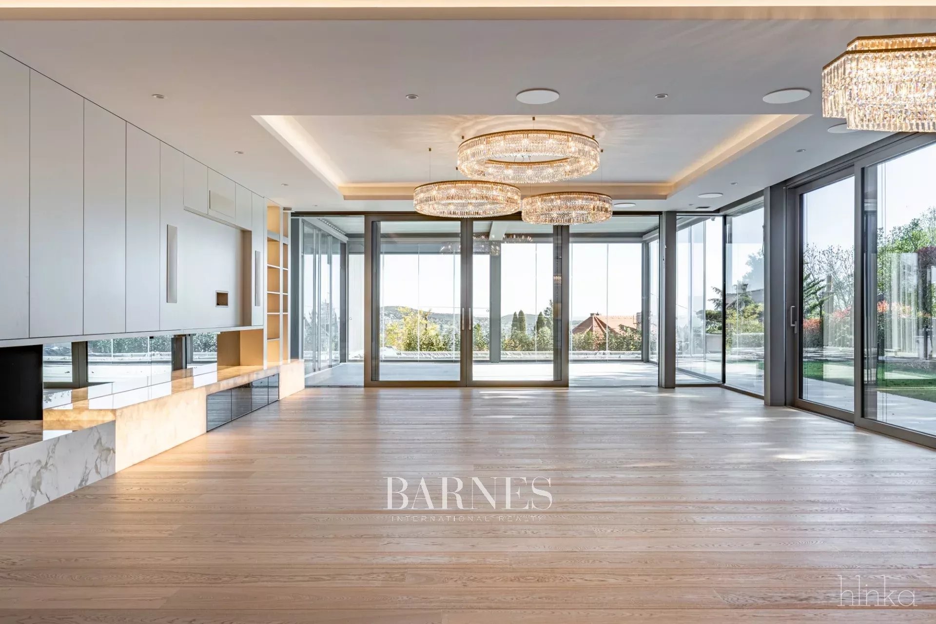 Turnkey luxury panoramic villa in XII. District - picture 2