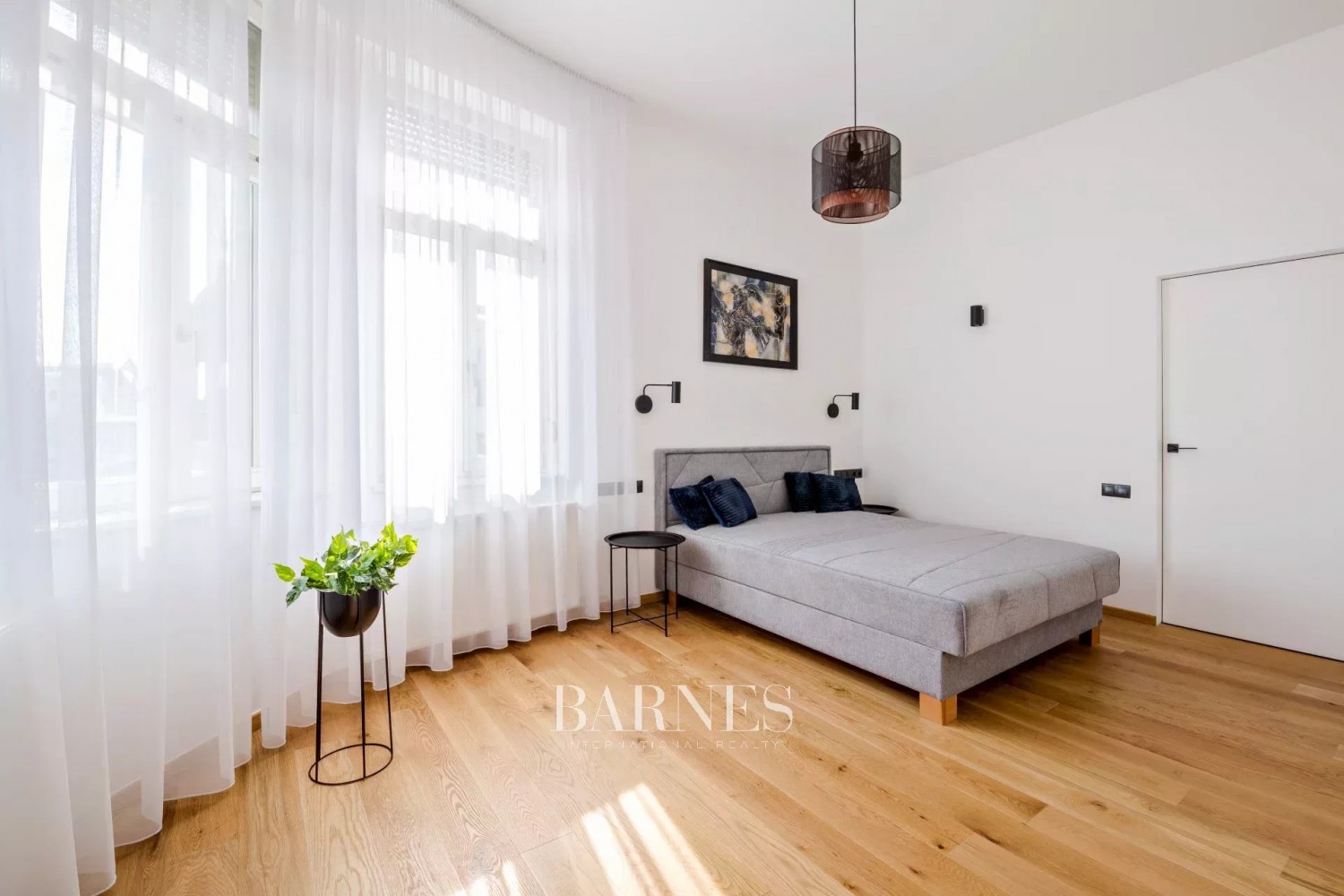 Parlament milieu - picture 6