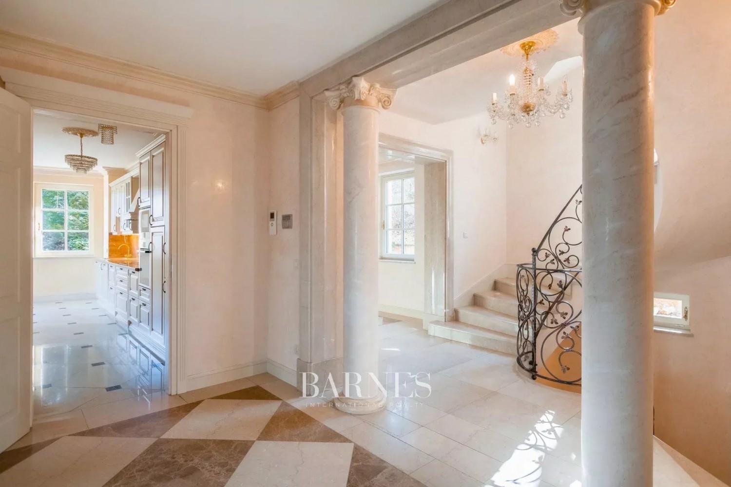 Egyedülálló budai panorámás villa kiadó - picture 9