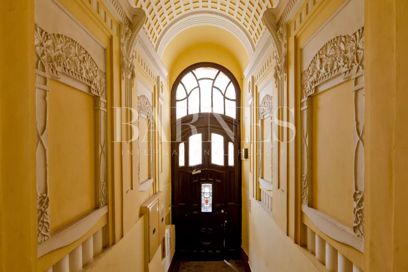 3 hálós nagypolgári elegancia Budán a Margit hídnál - picture 12