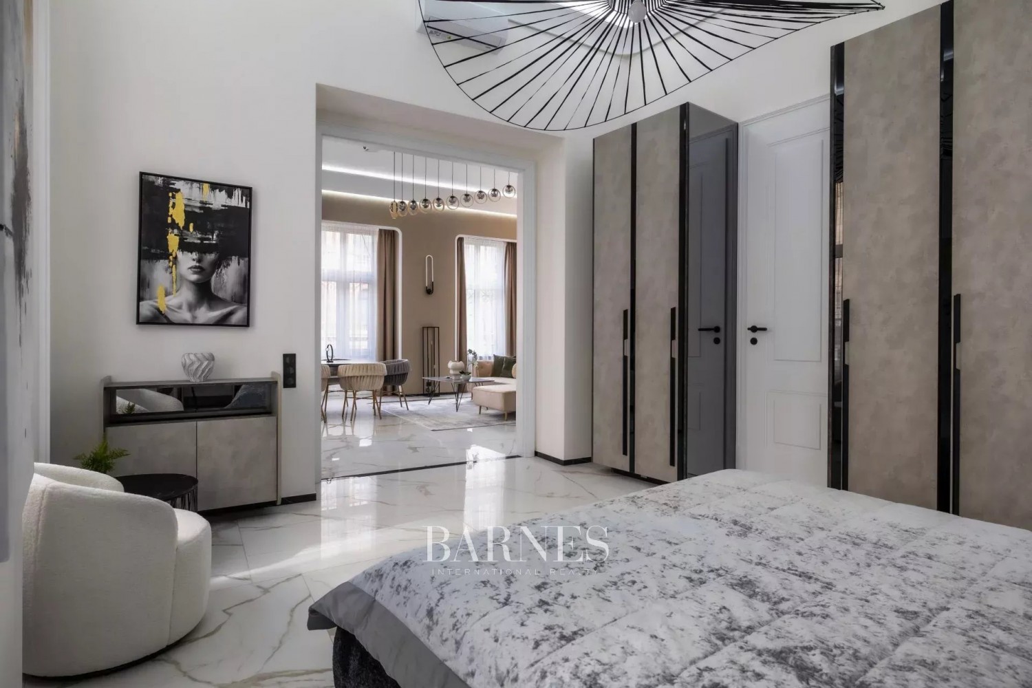 3 hálós, erkélyes saroklakás a Múzeum körúton - picture 8