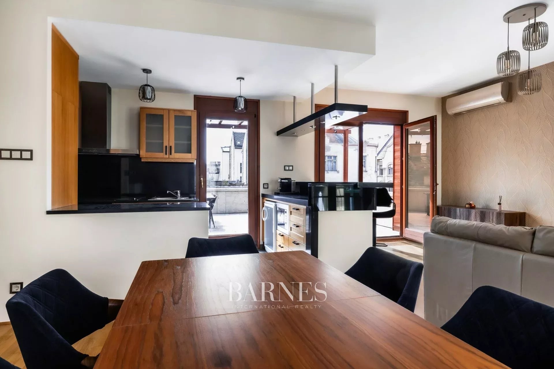 Duplex penthouse with a large terrace for sale on Kazinczy Street - picture 3