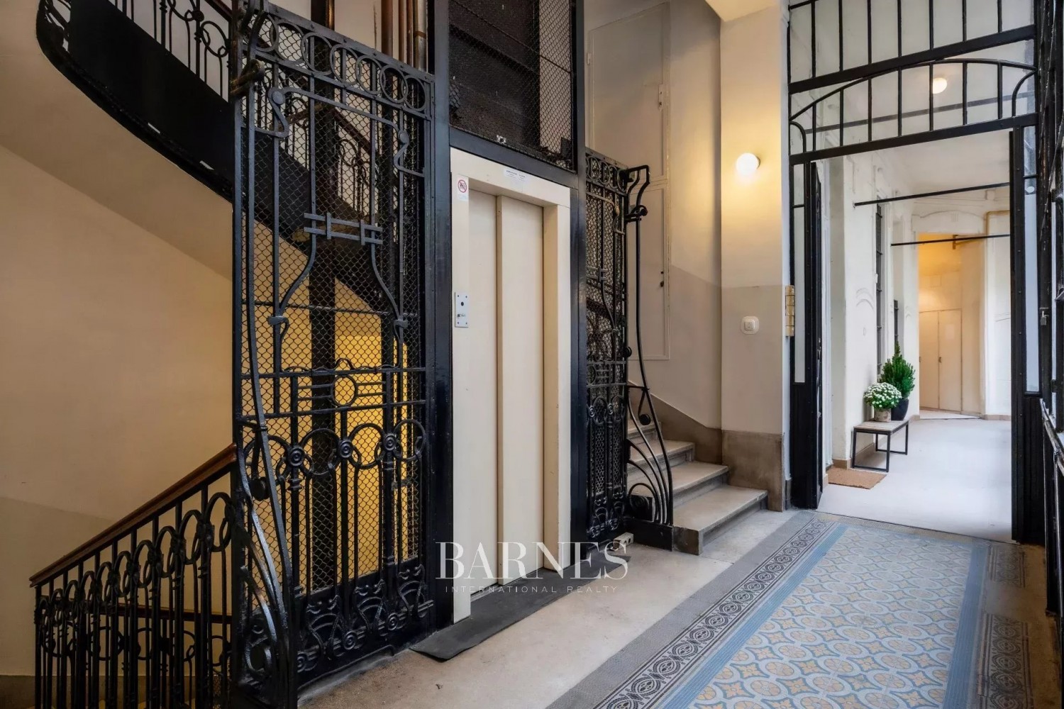 Exkluzív nagypolgári lakás a Szabadság tér közelében - picture 16