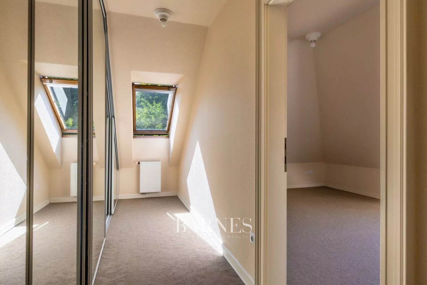 Exclusive 200 m² Duplex Apartment for Rent in Pasarét, in a Quiet Side Street - picture 9