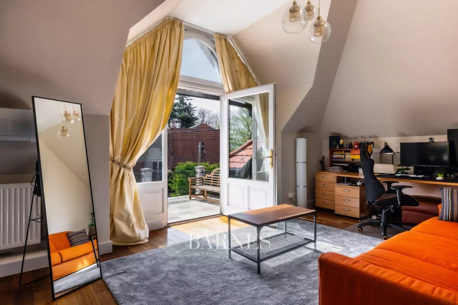 Swiss-Style Villa with Art Nouveau Motifs on Sváb hill - picture 17