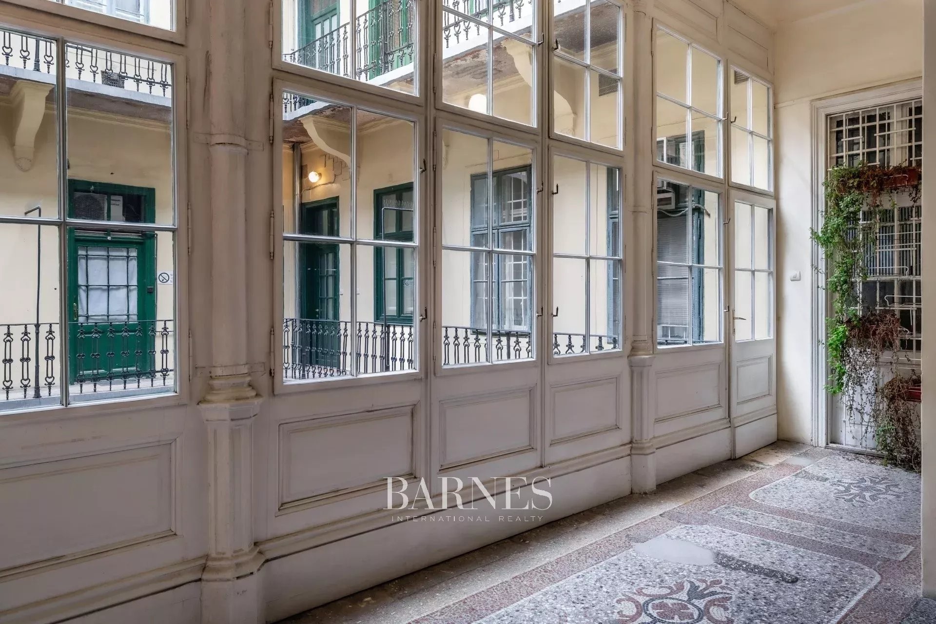 EXCLUSIVE LUXURY APARTMENT ON VÁCI STREET – PREMIUM QUALITY, TIMELESS ELEGANCE - picture 19