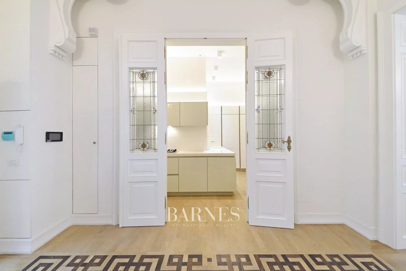 We are offering for sale the apartment of the famous Podmaniczky Frigyes in the Podmaniczky street! - picture 1