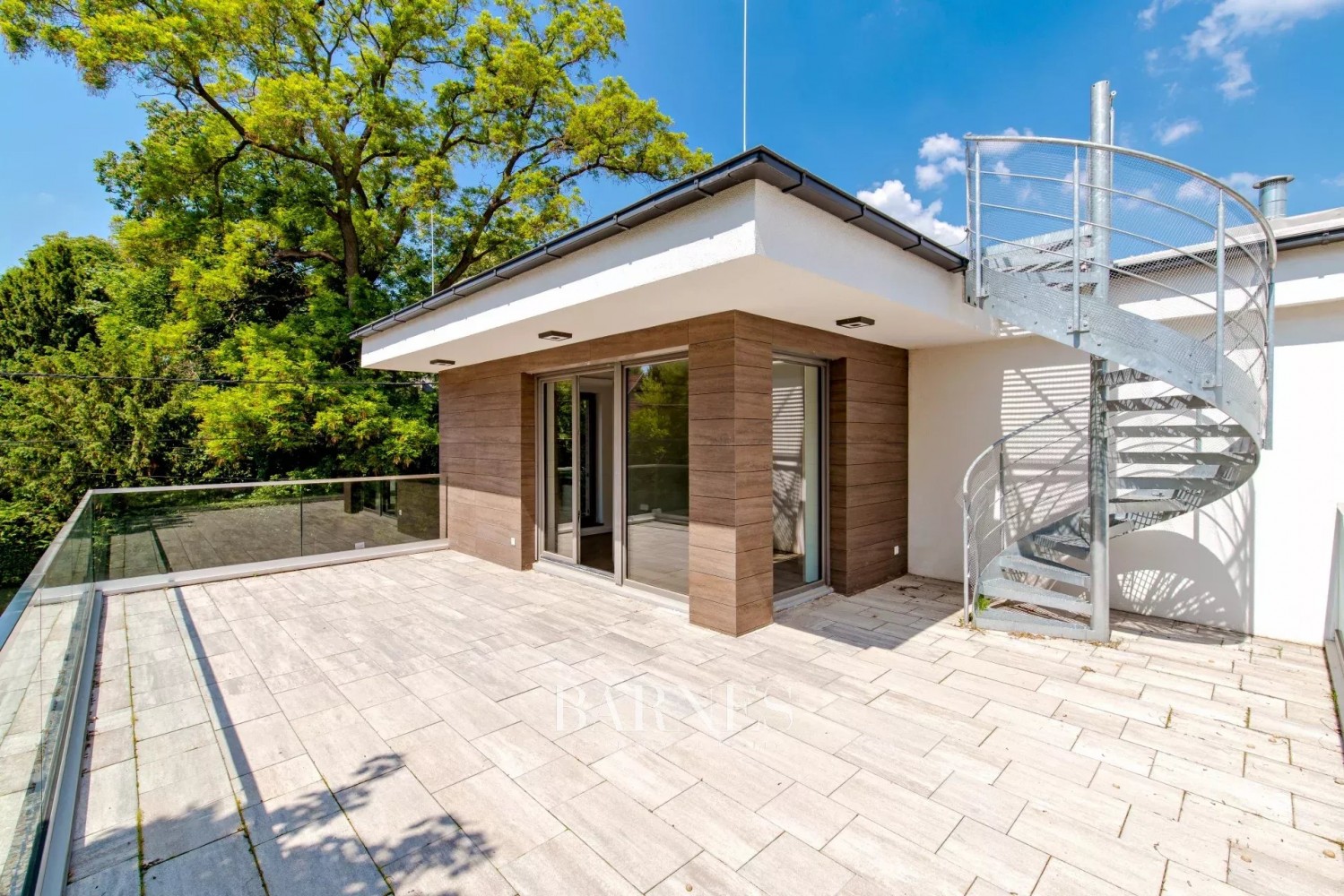 Penthouse lakás egy modern Bauhaus villában, pazar panorámával - picture 4