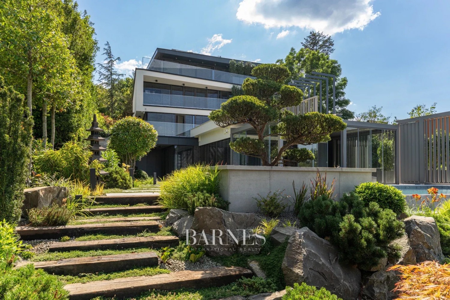 Kulcsrakész, luxus panorámás családi villa a XII. kerületben - picture 13