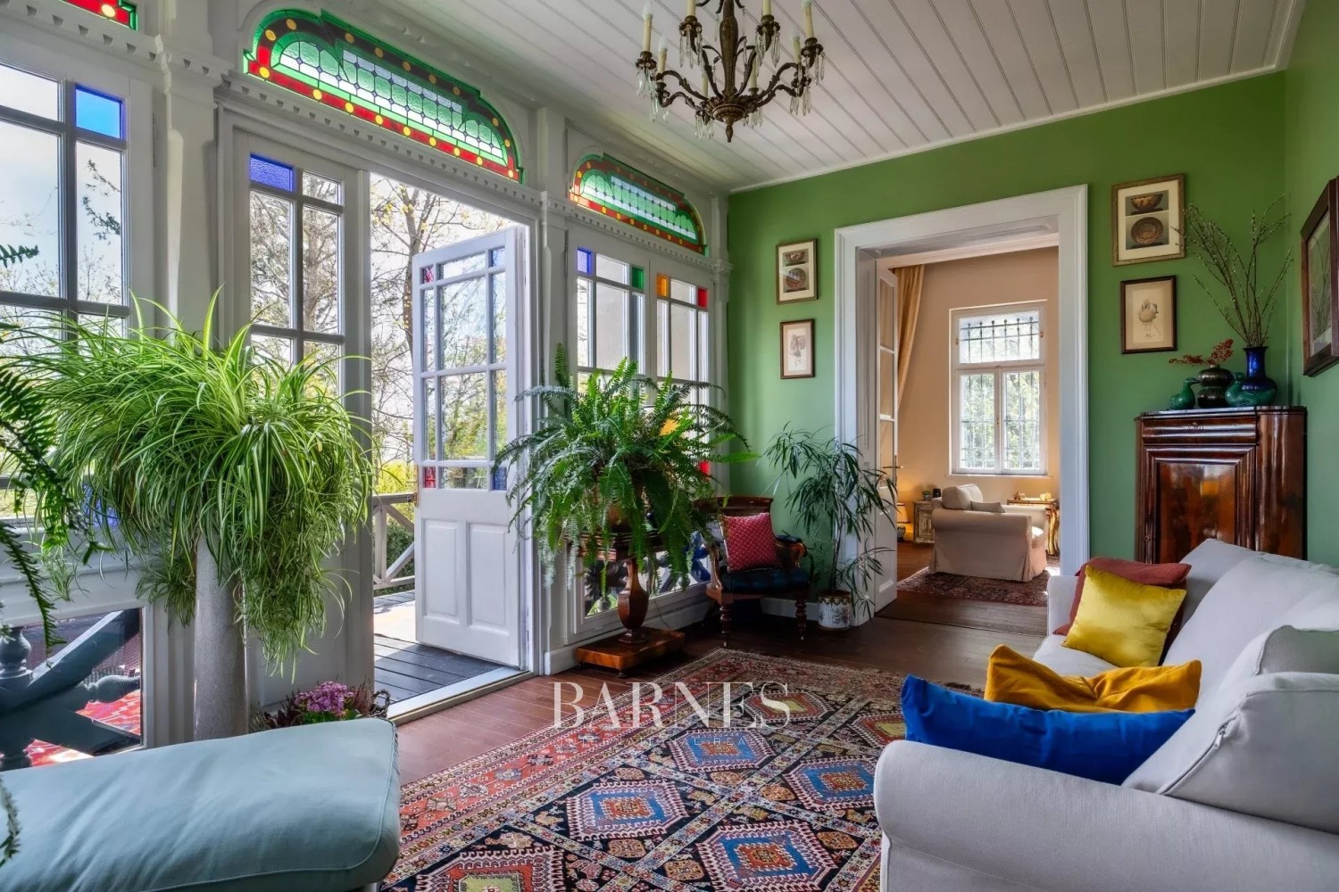 Swiss-Style Villa with Art Nouveau Motifs on Sváb hill - picture 1