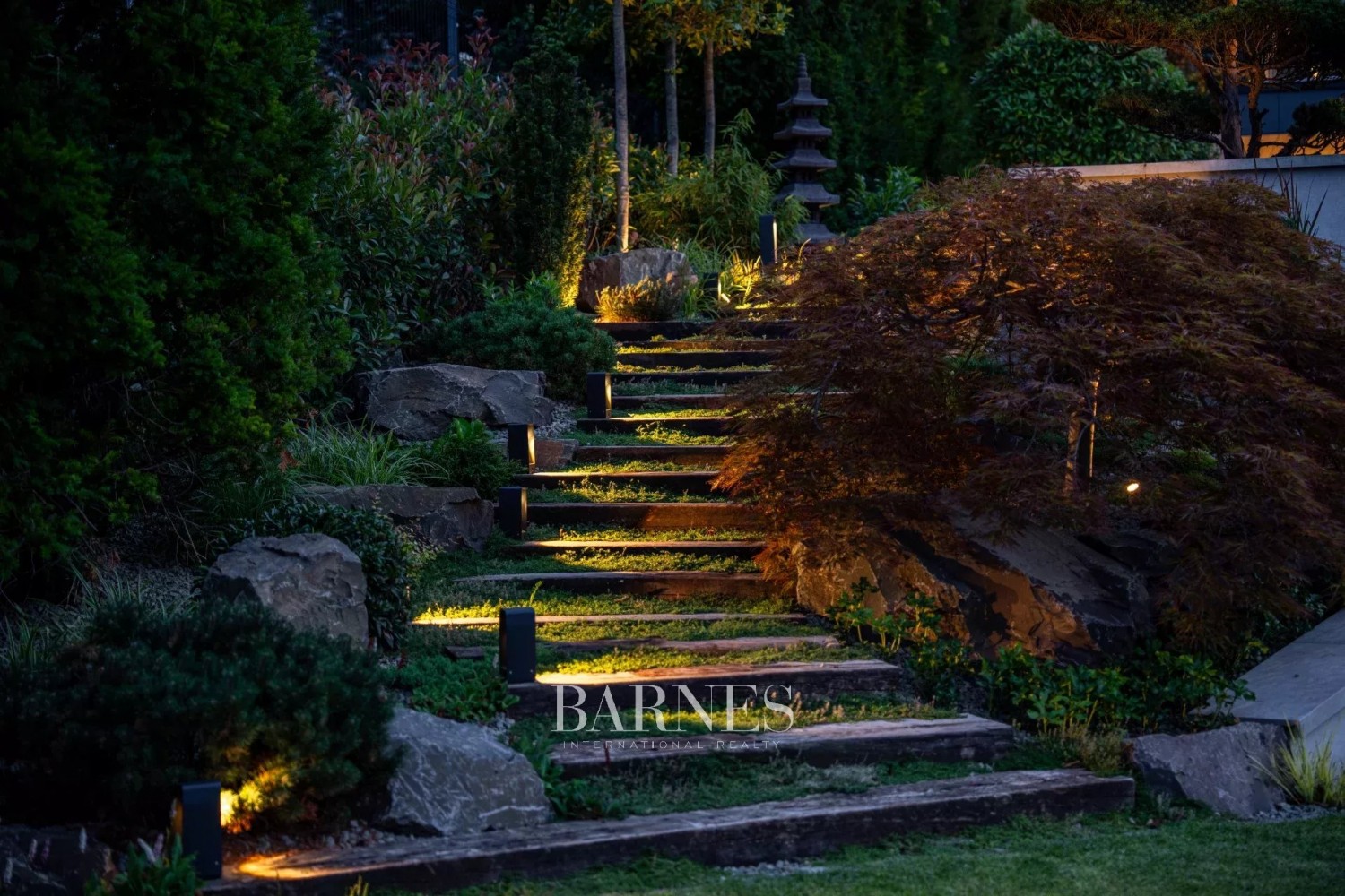 Kulcsrakész, luxus panorámás családi villa a XII. kerületben - picture 29