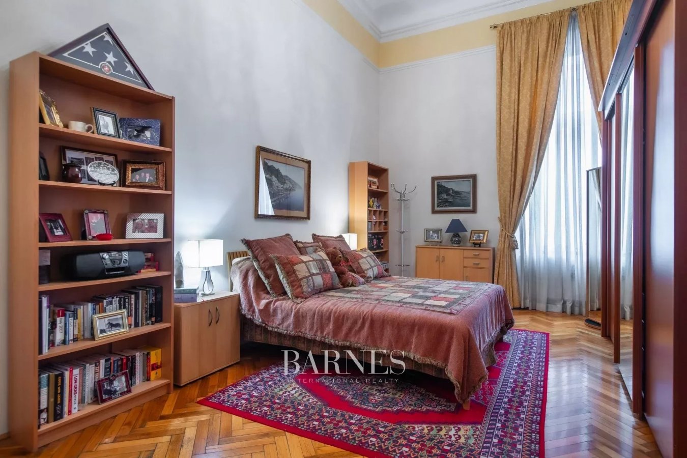 ​Beautifully restored 'true to age' bourgeois residence close to Andrássy Avenue - picture 13