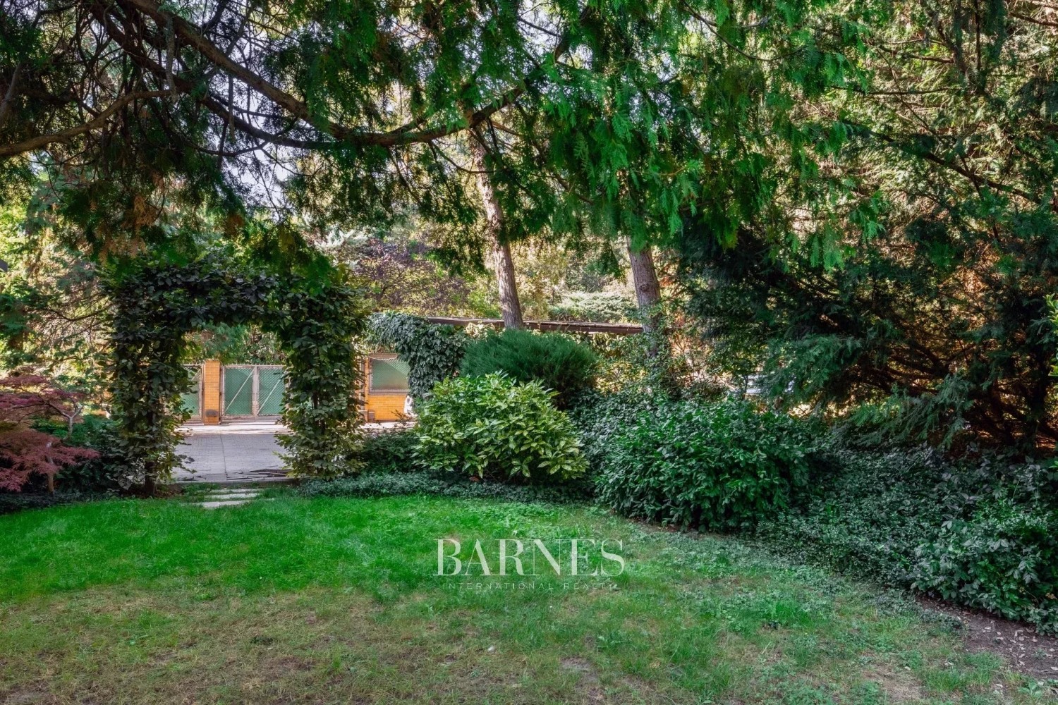 Exclusive 200 m² Duplex Apartment for Rent in Pasarét, in a Quiet Side Street - picture 26