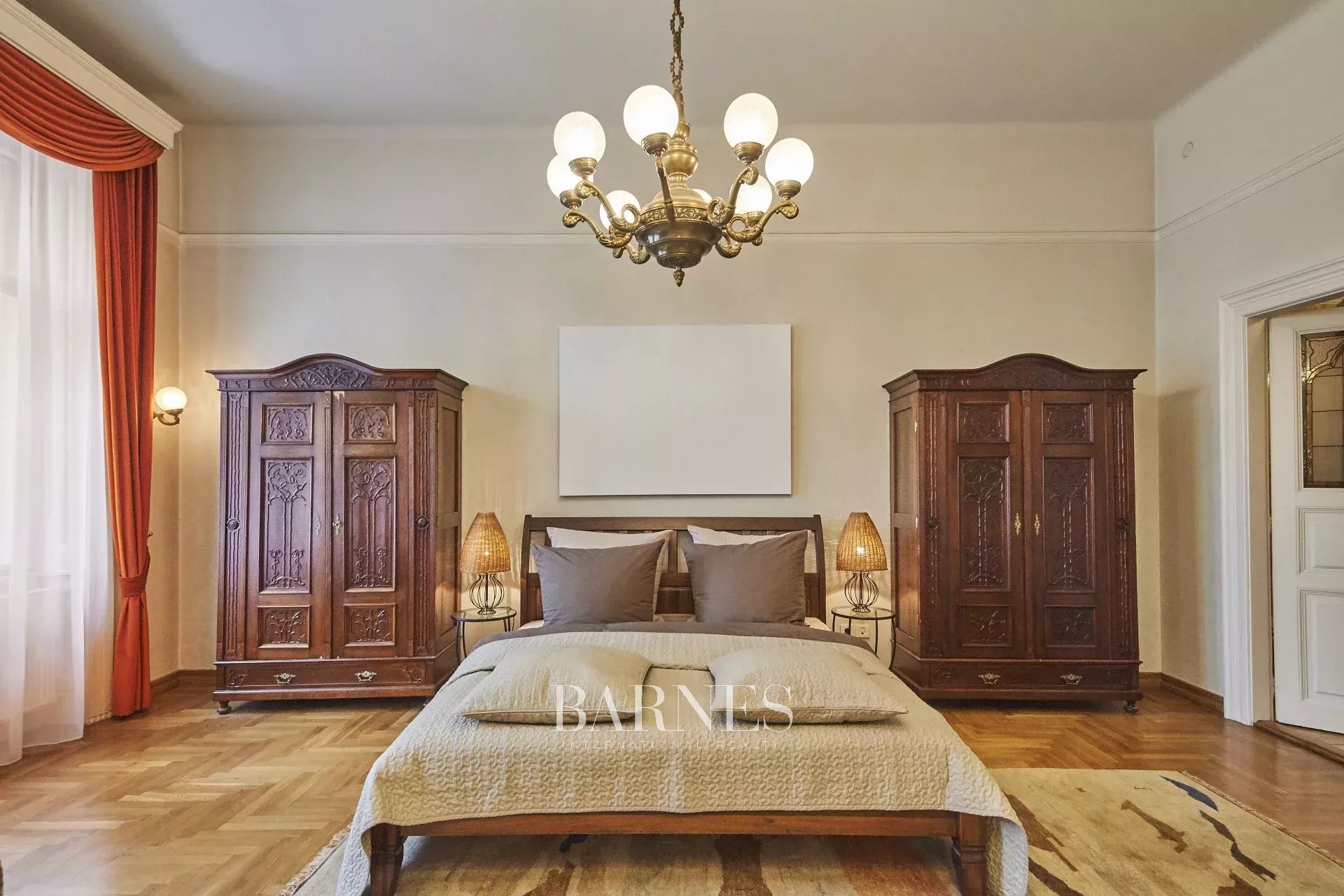 Elegáns nagypolgári lakás kiadó  az Andrássy út és a Bazilika szomszédságában - picture 6