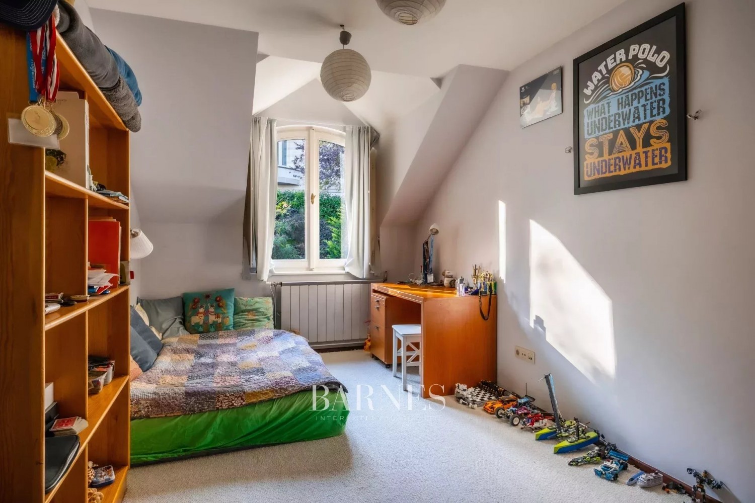 Sustainable Luxury Home with Panoramic City View, Private Garden, Indoor Pool, and Garage - picture 16