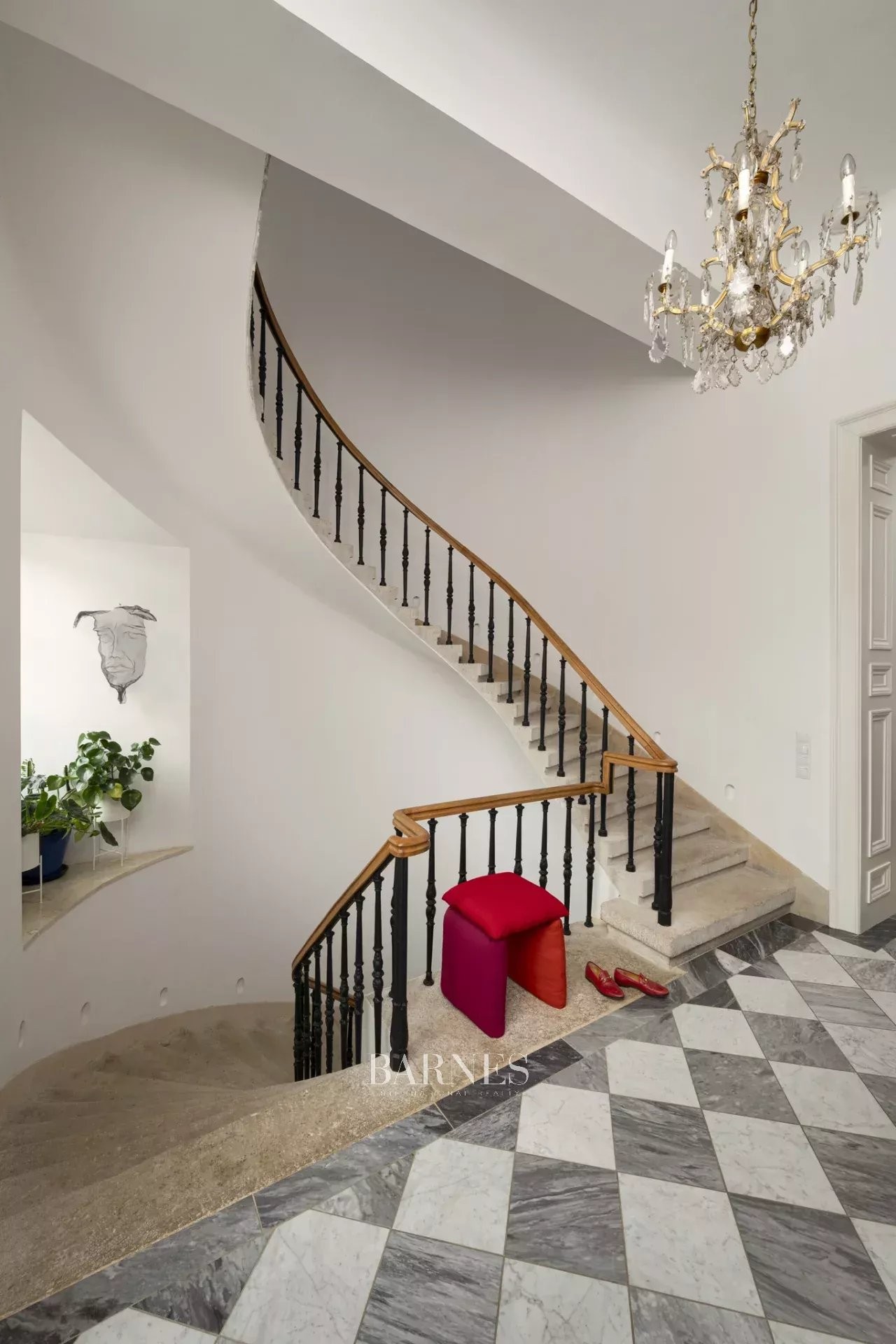 Elegantly renovated listed monument villa in the exclusive villa district of Hárshegy - picture 15