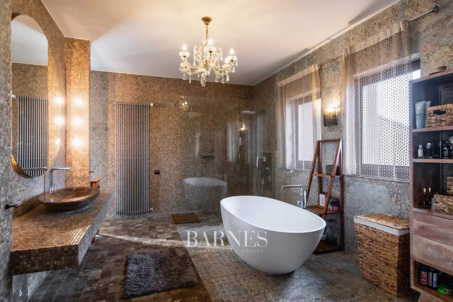 Resort-stílusú családi villa: a kikapcsolódás és a feltöltődés luxusszigete - picture 21