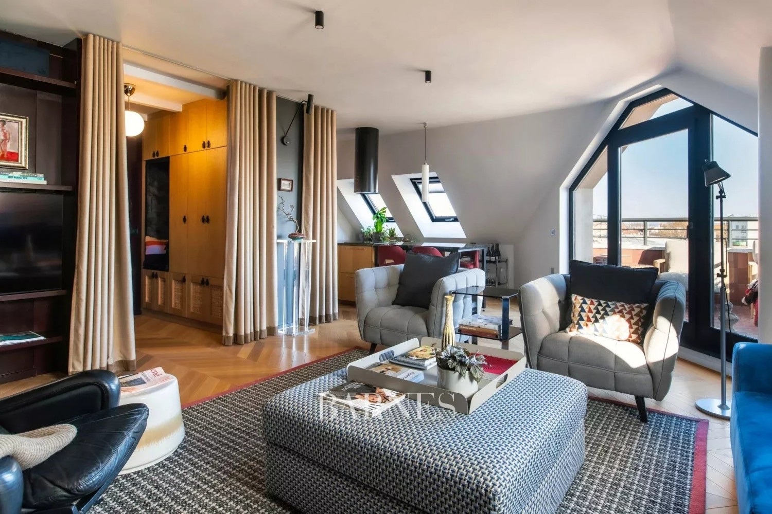 Modern apartment with terrace, panoramic view near Abdrássy út and Kodály körönd - picture 6