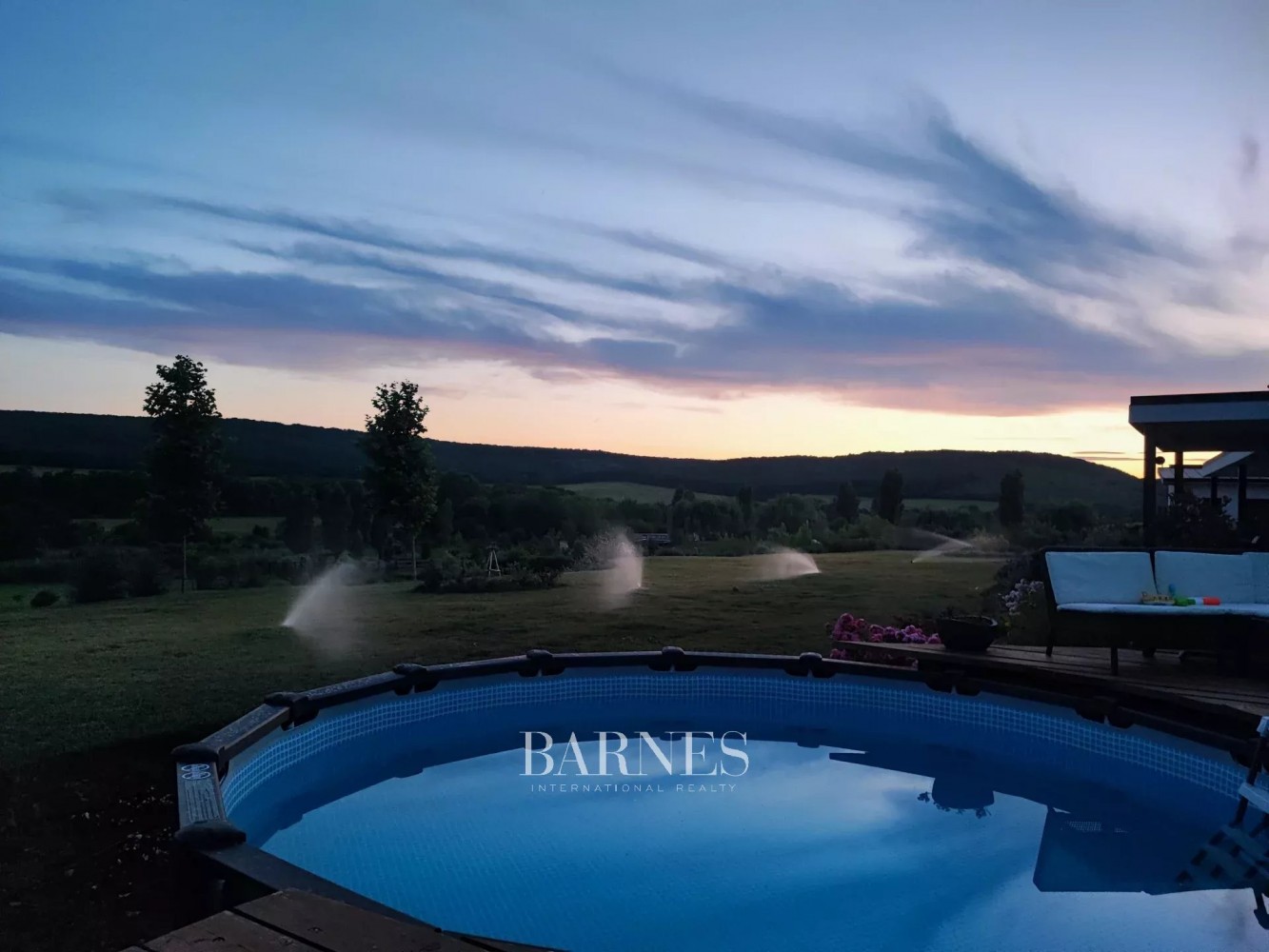 Magical Estate for Sale Embraced by Forest in Törökbálint - picture 17