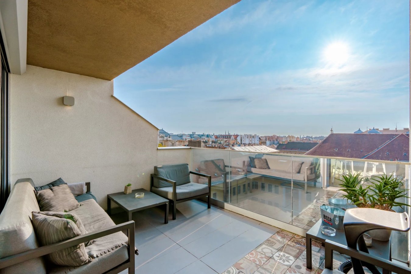 Downtown loft apartment with a panoramic roof terrace - picture 9