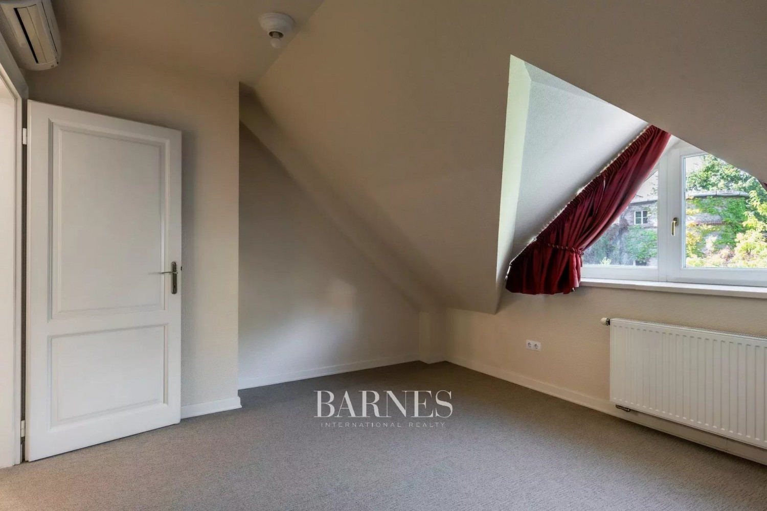 Exclusive 200 m² Duplex Apartment for Rent in Pasarét, in a Quiet Side Street - picture 11