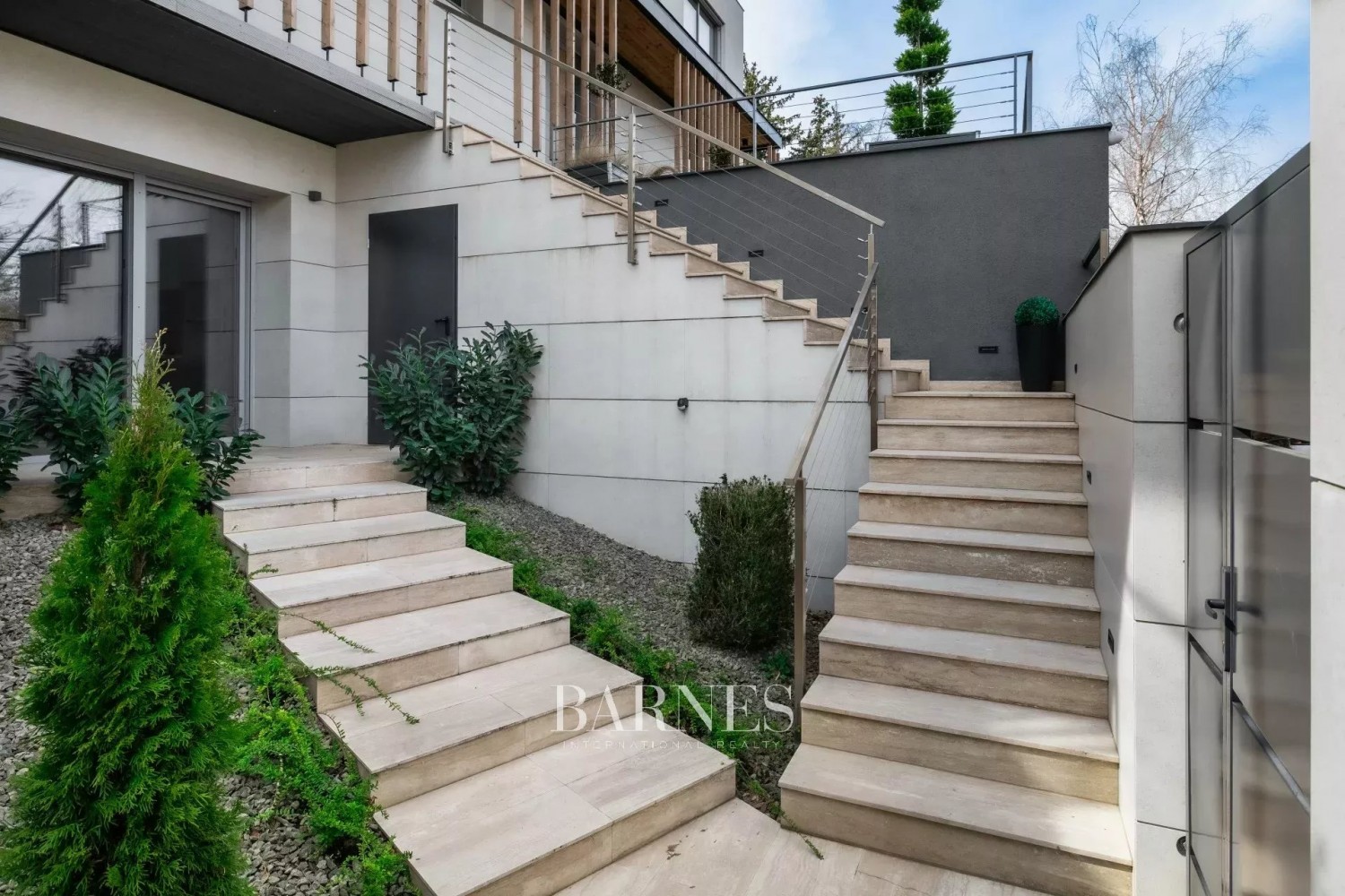 MODERN FAMILY HOUSE WITH SWIMMING POOL AND BEAUTIFUL PANORAMIC VIEW - picture 19