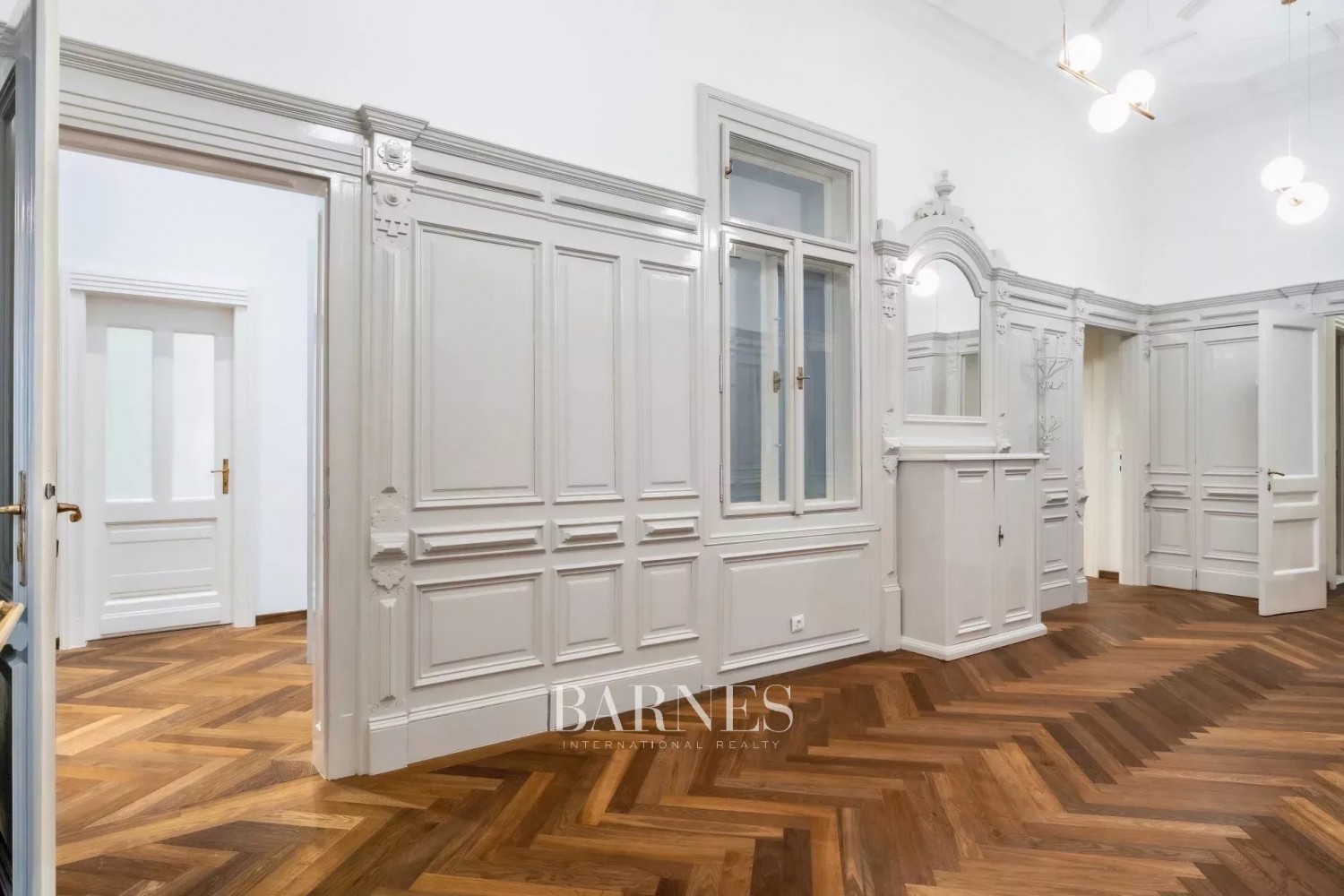 Exkluzív nagypolgári lakás a Szabadság tér közelében - picture 13