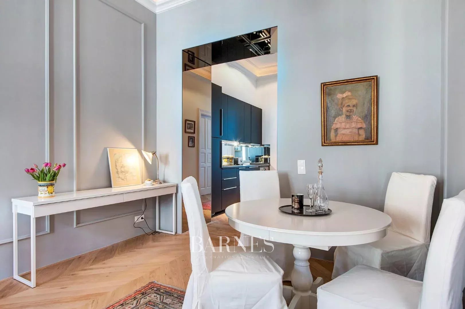 Two Bedroomed, Furnished Apartment in the 'Classical Downtown' - picture 15