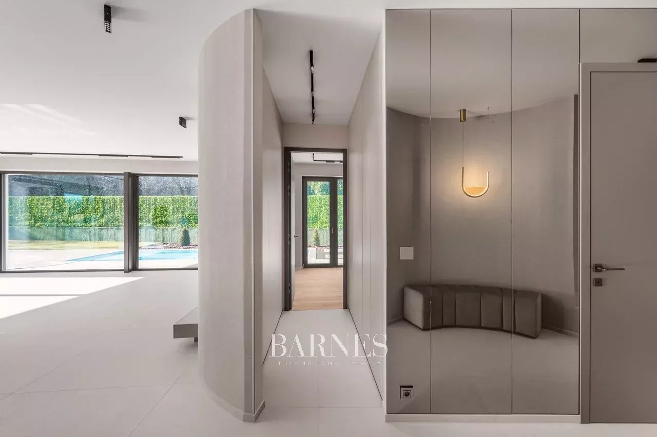 Panoramic Luxury Home at Harsánylejtő, with Garden and Pool - picture 13