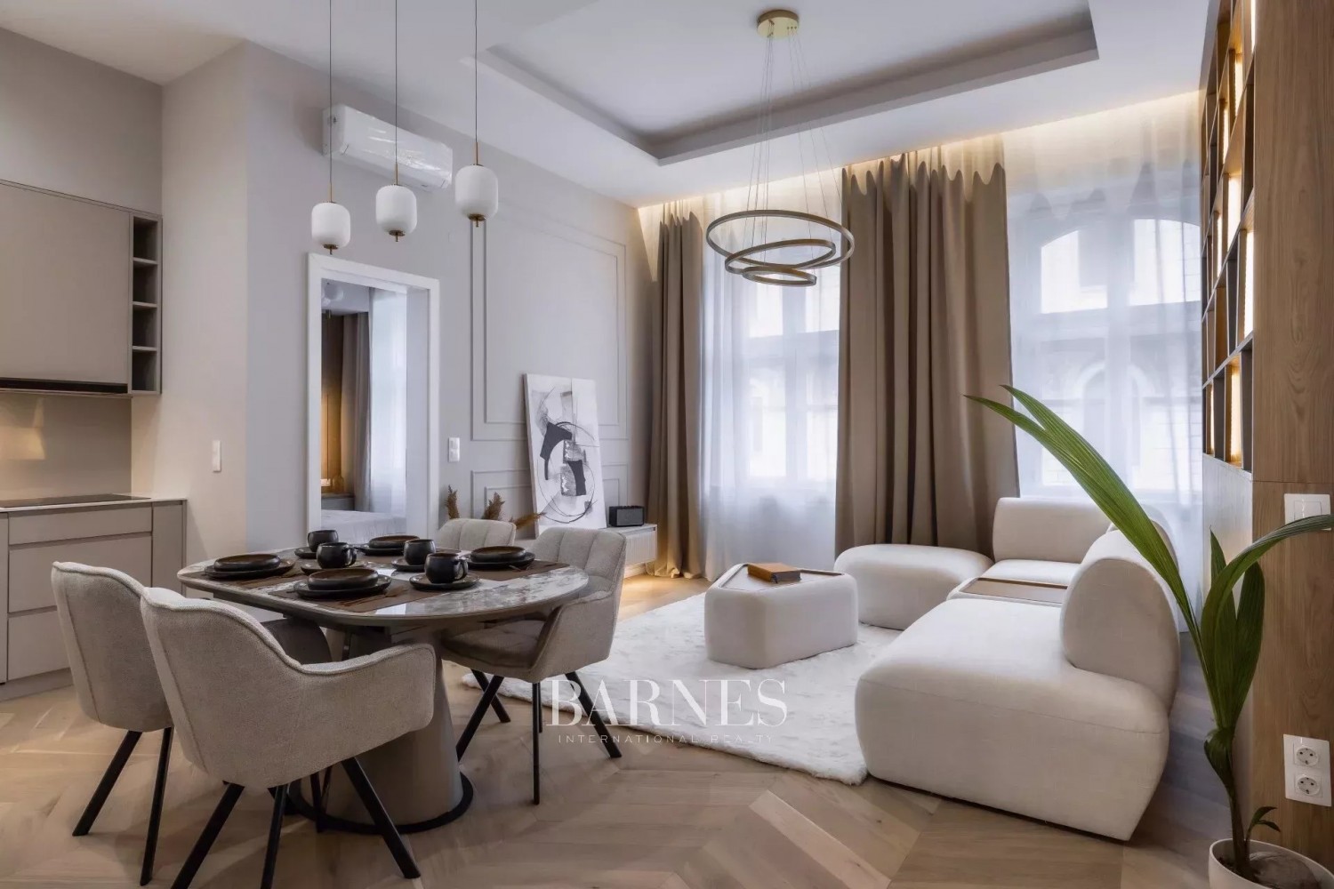 Prémium lakás a  Parlament szomszédságában - picture 1