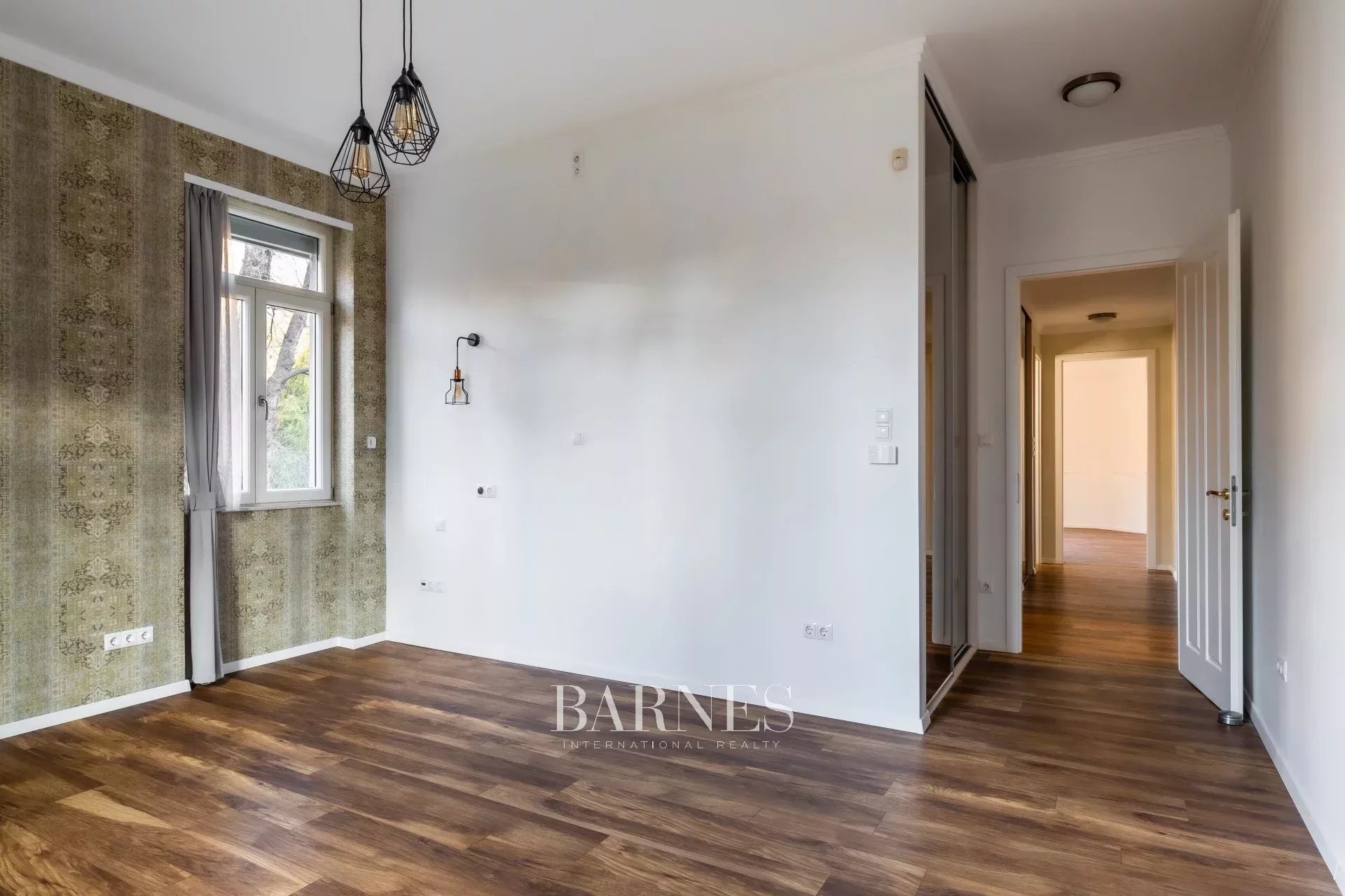 Kiadó: Panorámás, 3 hálószobás villalakás a Gellérthegy egyik csendes utcájában - picture 16