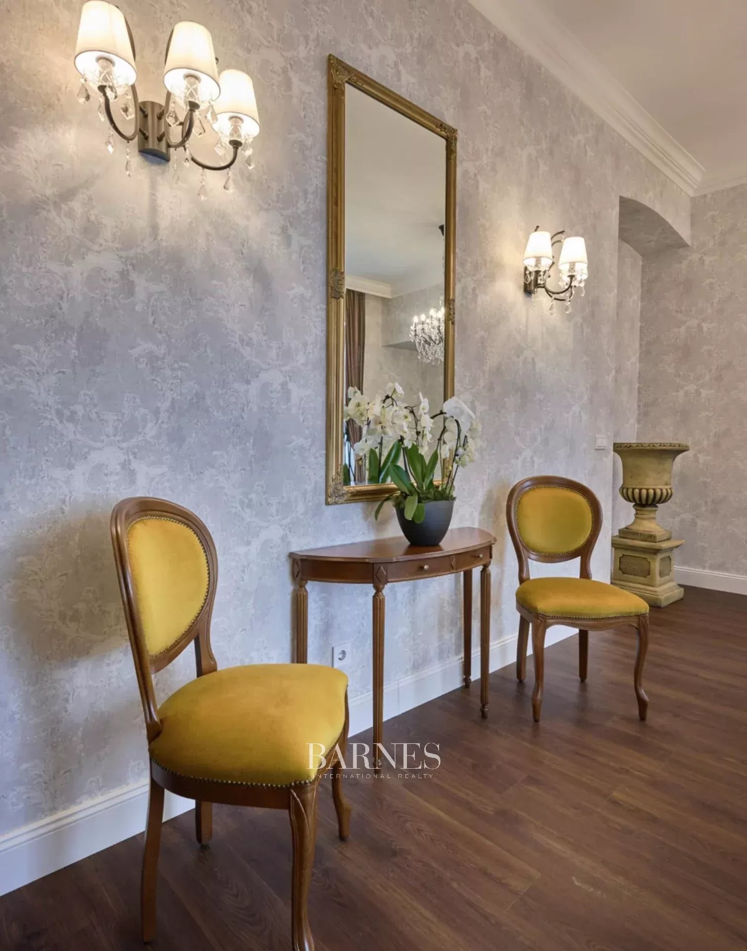 Klasszikus elegancia a Kodály Körönd ikonikus palotájában - picture 11