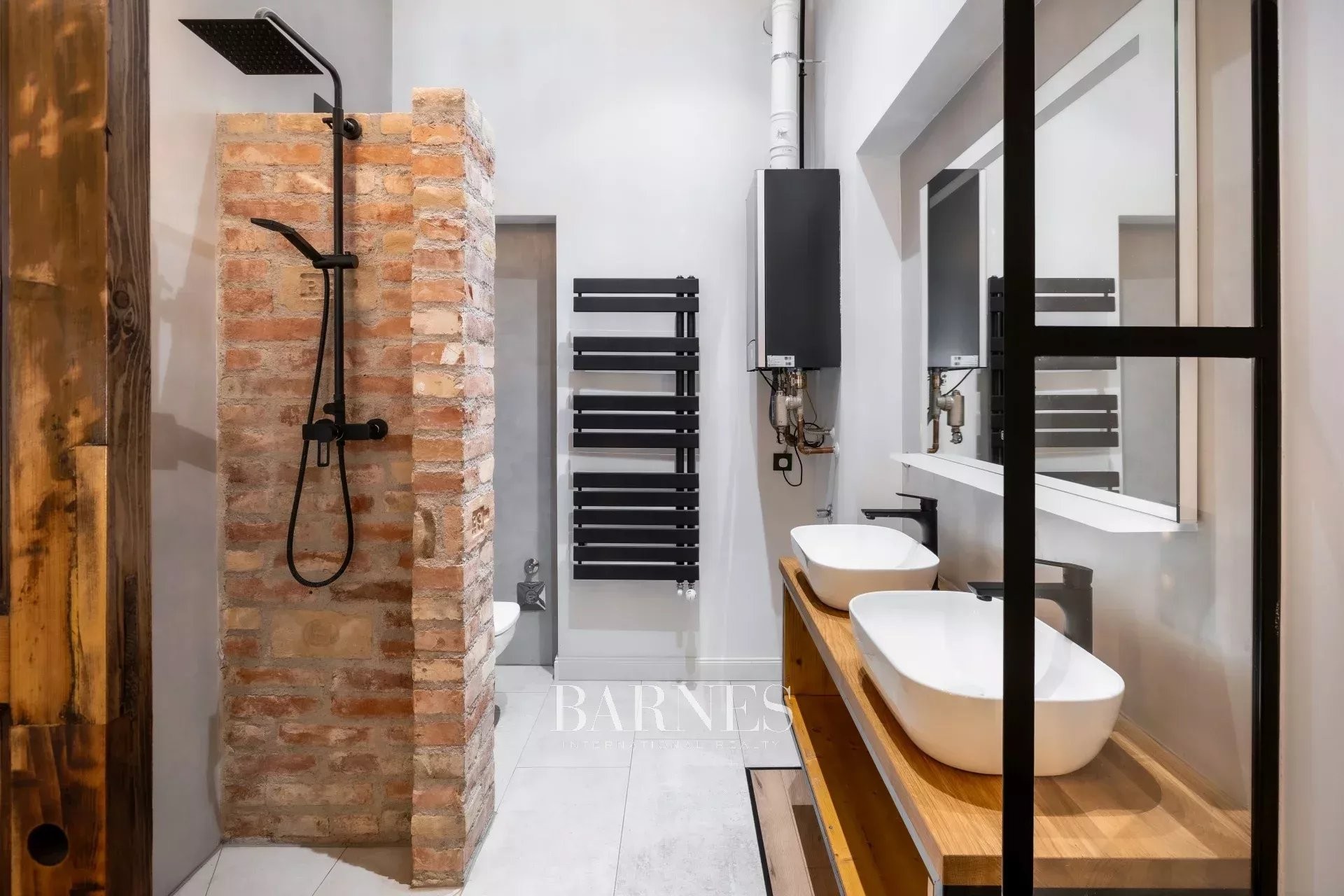 Unique loft apartment close to the Dohány Street Synagogue - picture 6