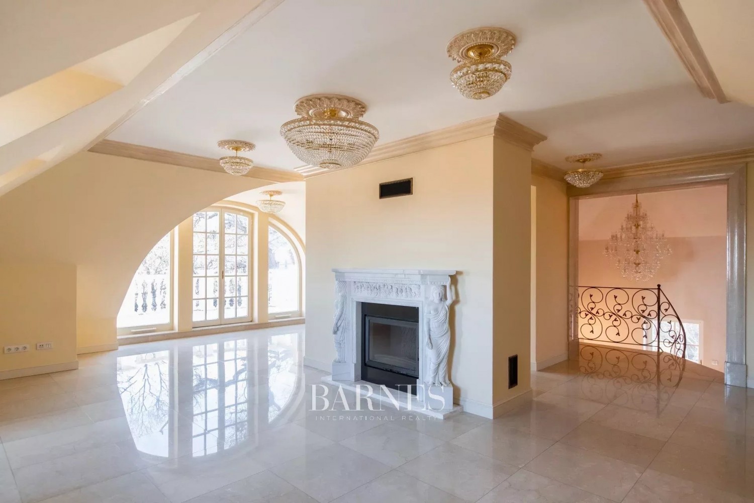 Egyedülálló budai panorámás villa kiadó - picture 16