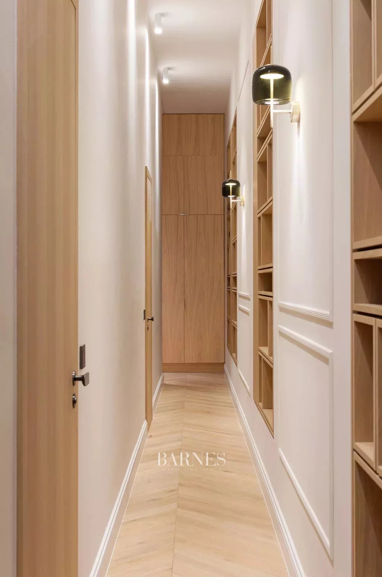 Kiadó exkluzív lakás a város szívében - picture 10