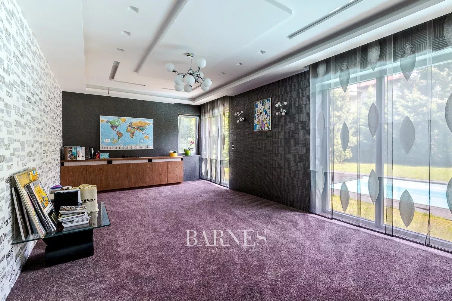 Modern Home with a Pool in Pasarét - picture 4 title=