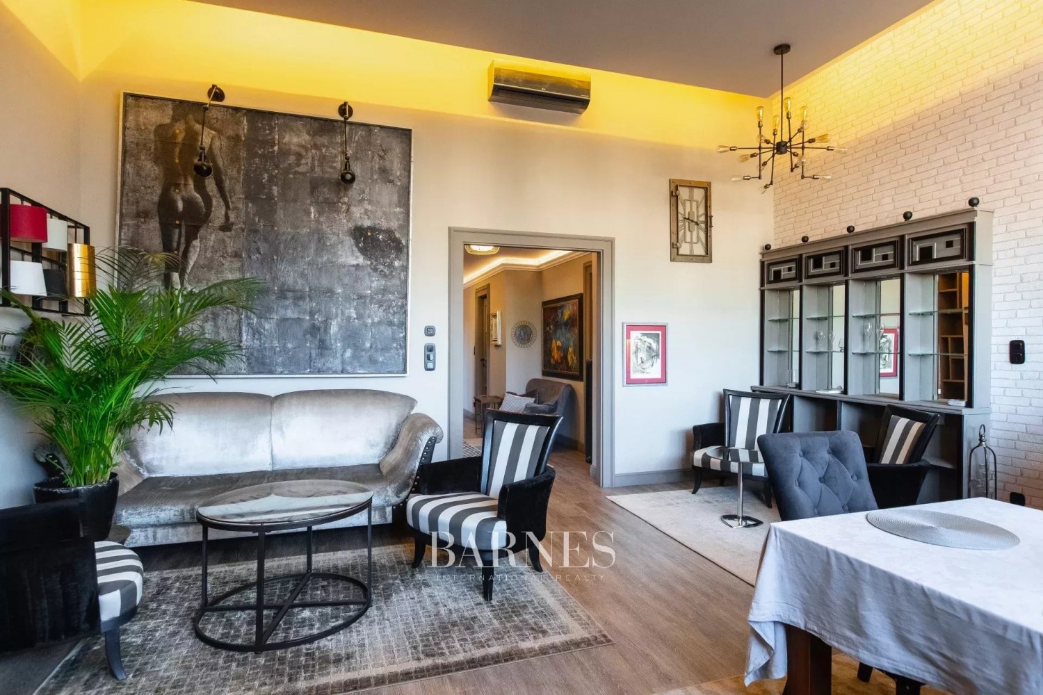 Bútorozott luxuslakás, Bauhaus Villában - picture 3