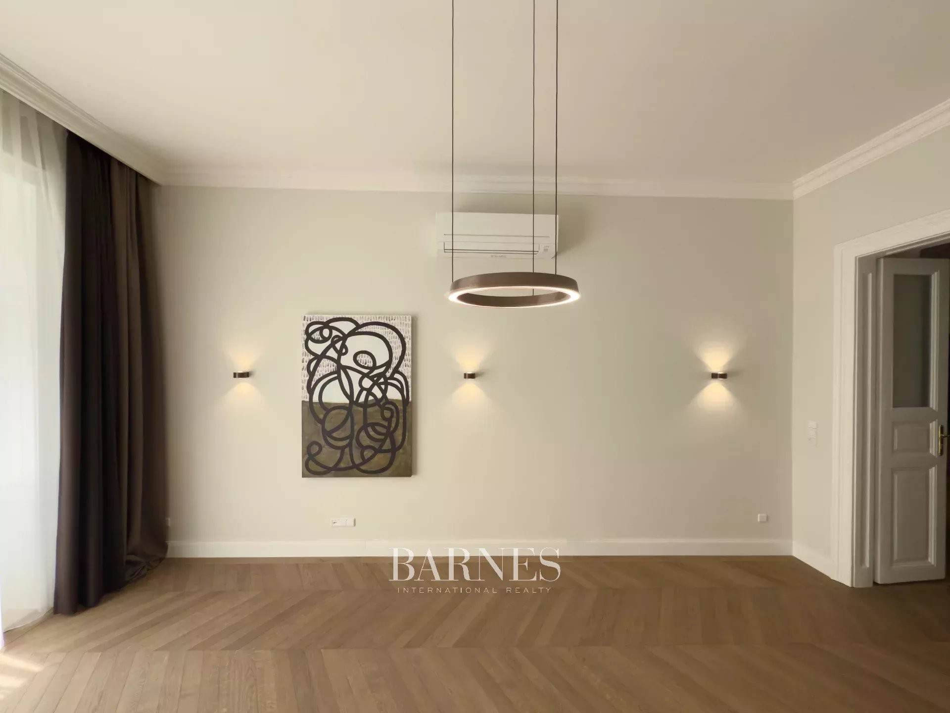 Prestigious apartment for rent near Andrássy Avenue and St. Stephen’s Basilica - picture 6