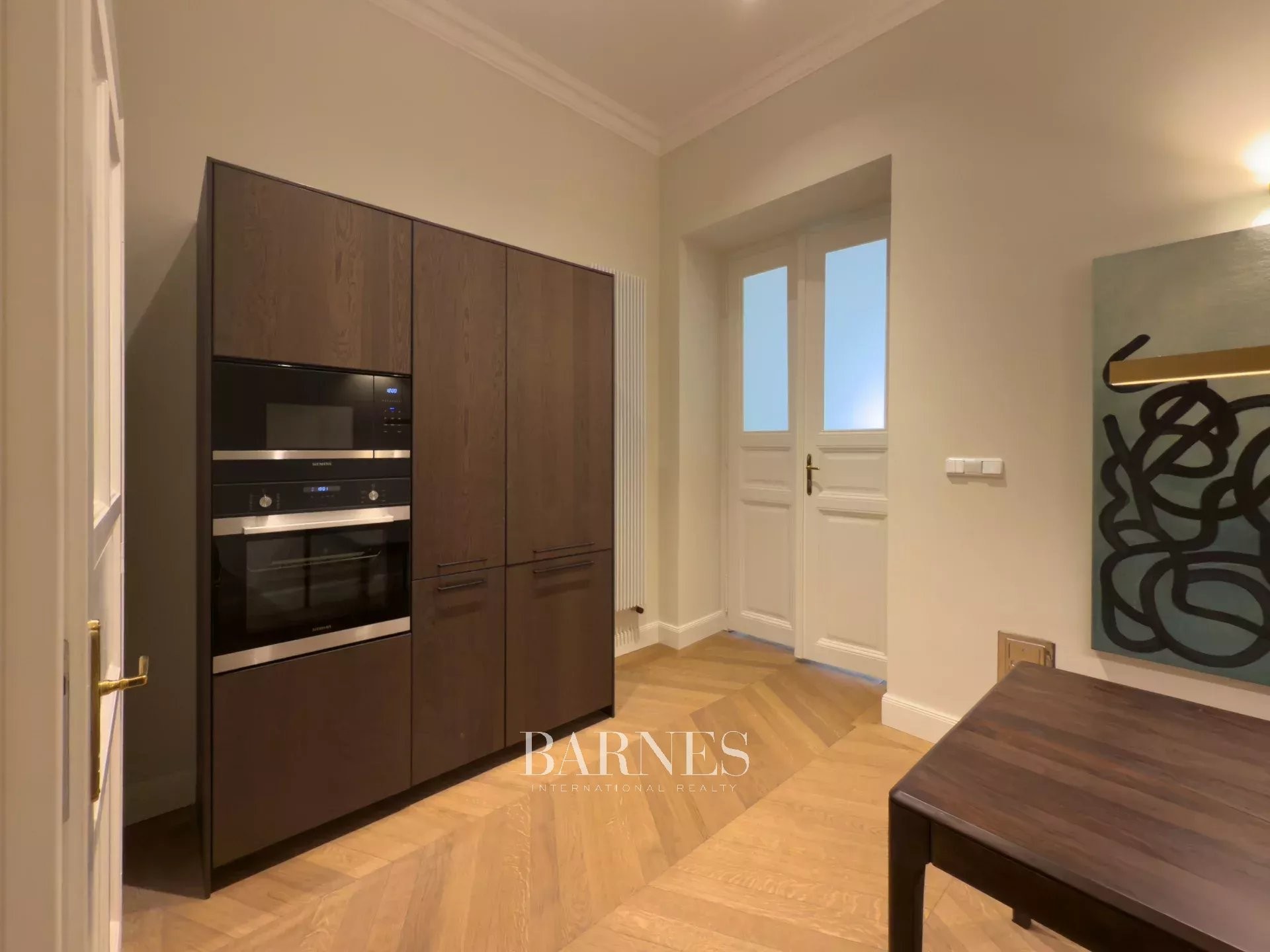 Prestigious apartment for rent near Andrássy Avenue and St. Stephen’s Basilica - picture 13