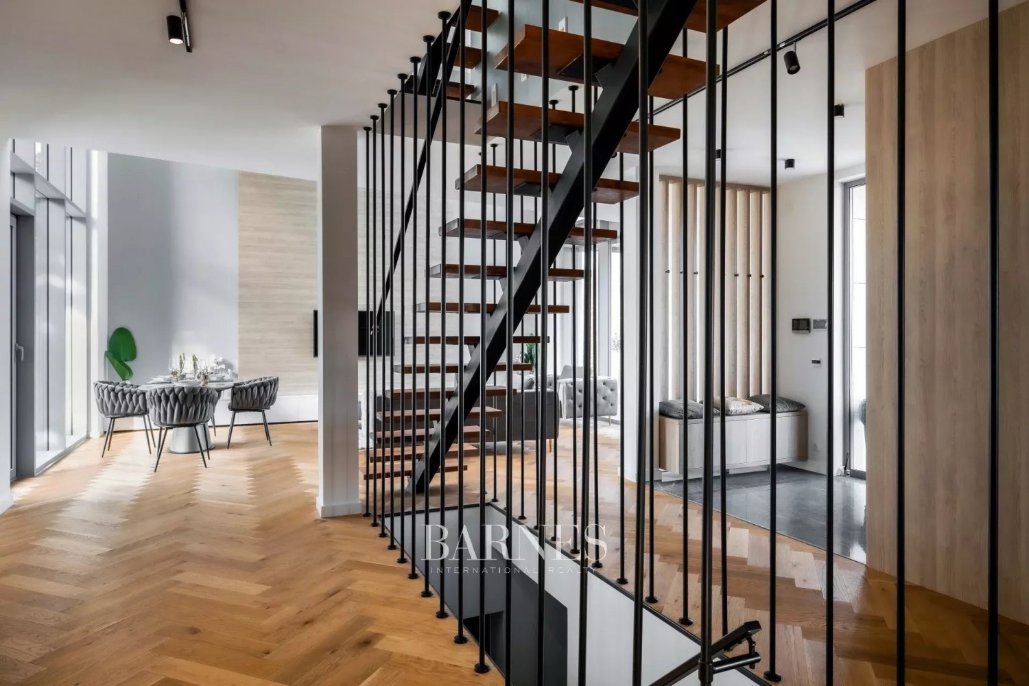 MODERN FAMILY HOUSE WITH SWIMMING POOL AND BEAUTIFUL PANORAMIC VIEW - picture 6