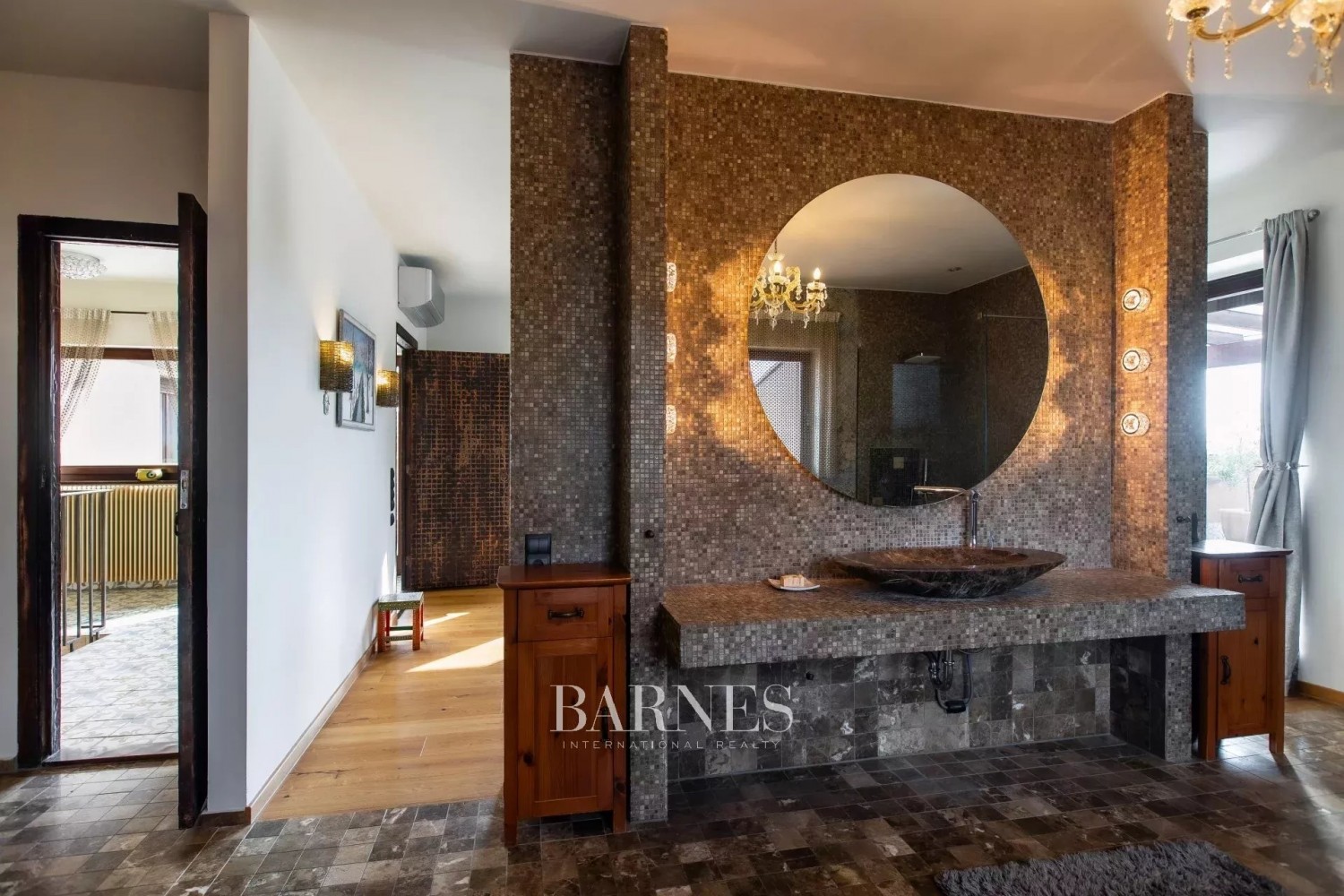 Resort-stílusú családi villa: a kikapcsolódás és a feltöltődés luxusszigete - picture 16